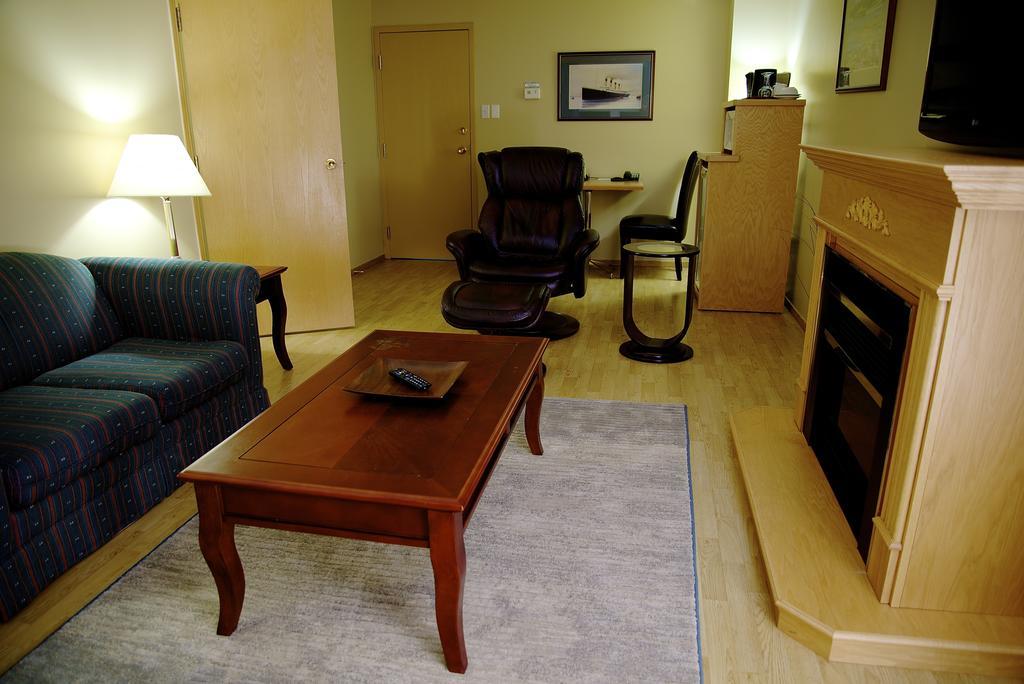 St Christopher'S Hotel Channel Port aux Basques Bagian luar foto