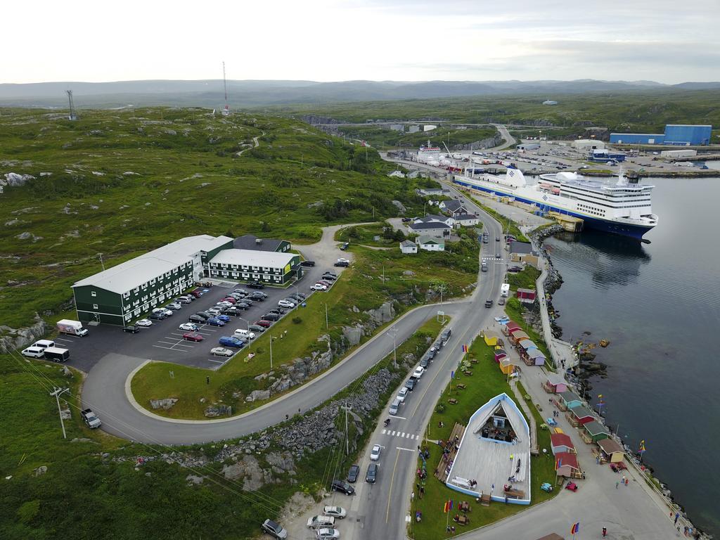 St Christopher'S Hotel Channel Port aux Basques Bagian luar foto