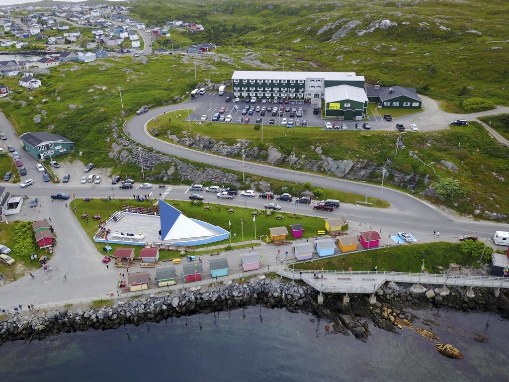 St Christopher'S Hotel Channel Port aux Basques Bagian luar foto