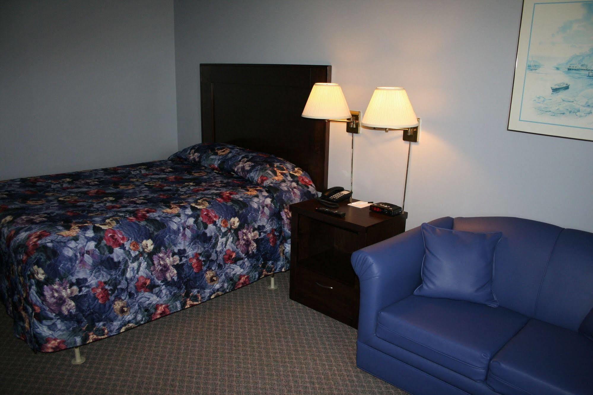 St Christopher'S Hotel Channel Port aux Basques Bagian luar foto