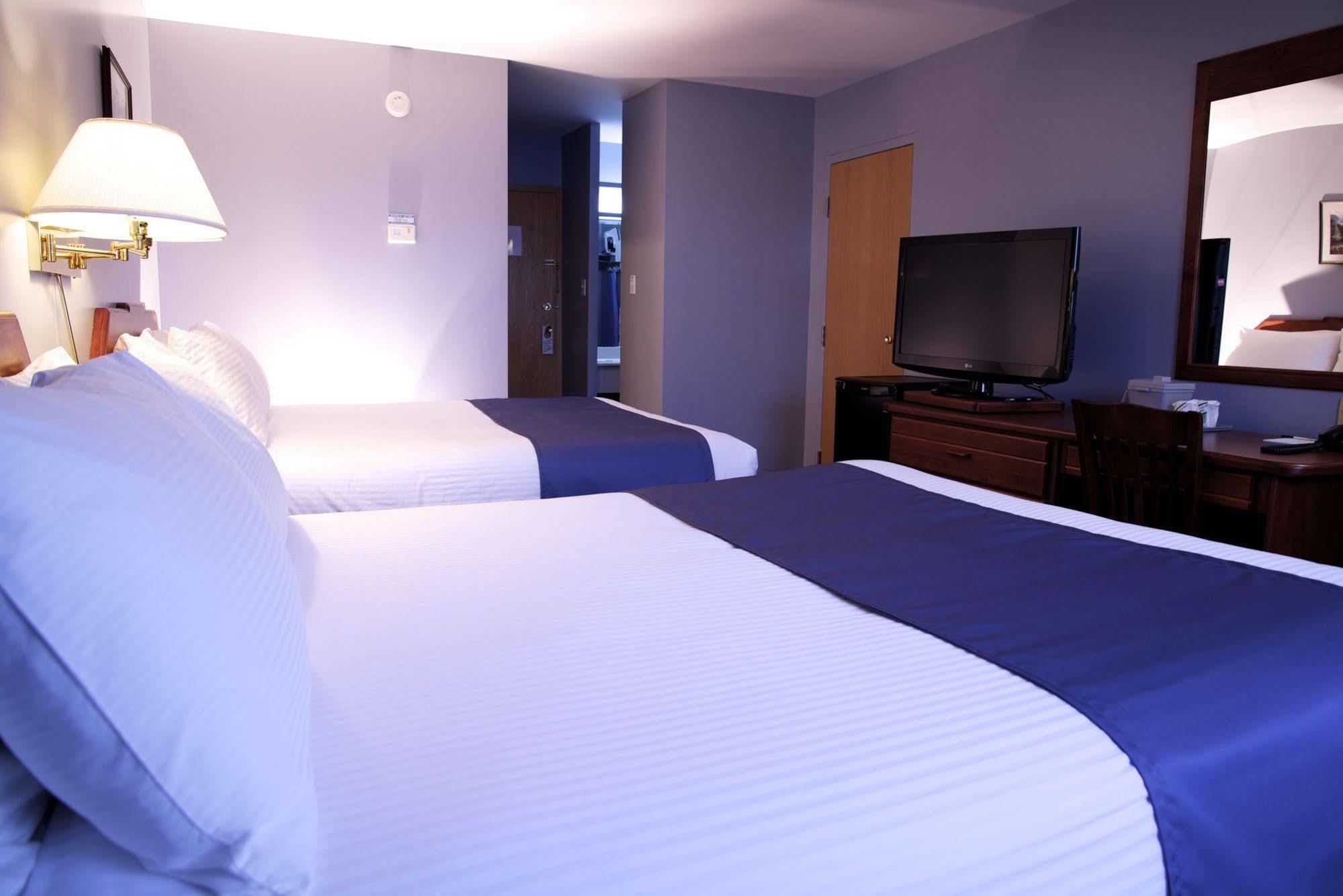 St Christopher'S Hotel Channel Port aux Basques Bagian luar foto