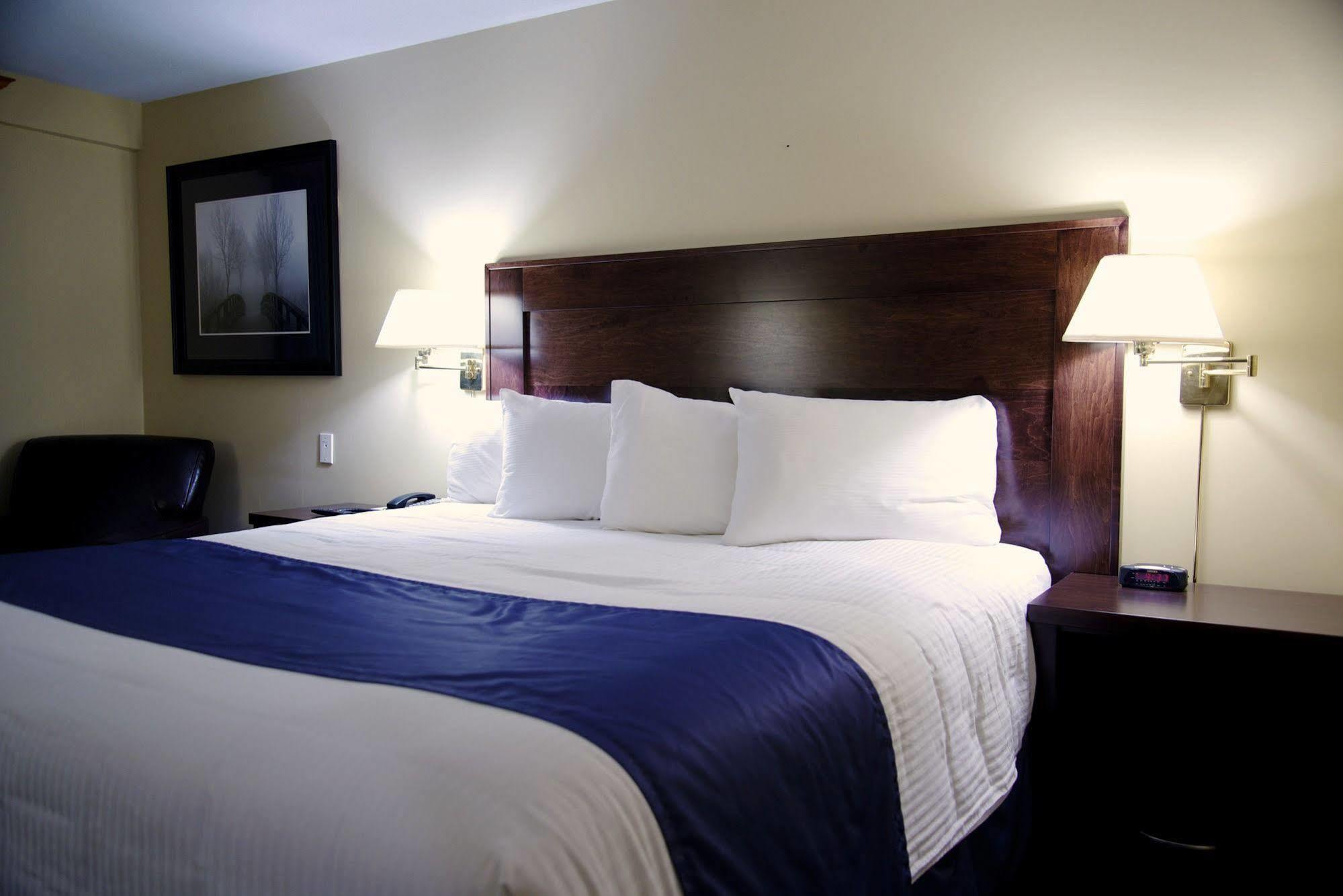 St Christopher'S Hotel Channel Port aux Basques Bagian luar foto